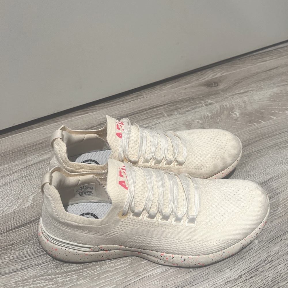 APL techloom breeze women sneakers